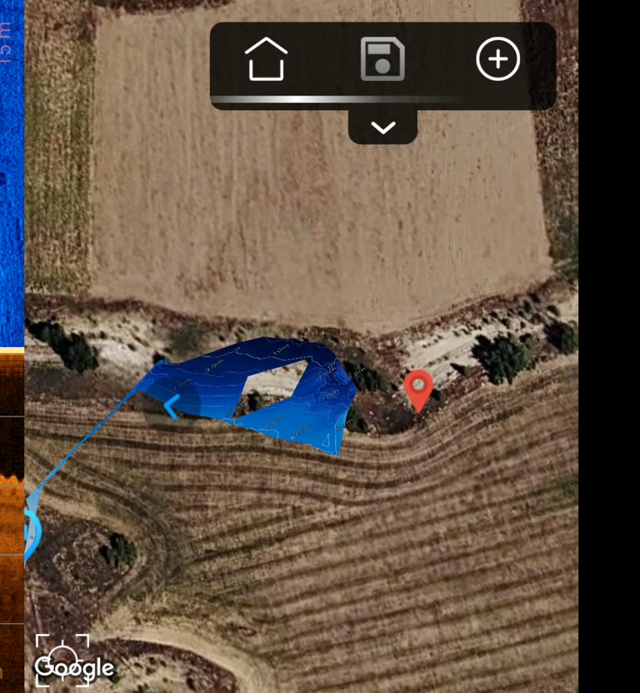 Mapa de un lago de carpfishing con rastro GPS de un baitboat y waypoints de las carpas encontradas